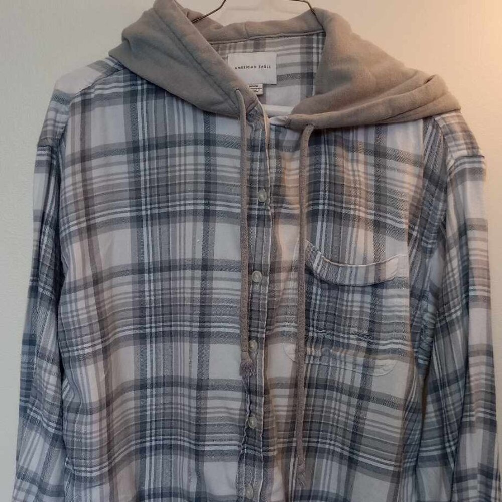 American Eagle Women's Distressed Cropped Hooded Flannel Button Up